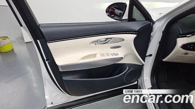 Genesis GV70 2022 — photo 14