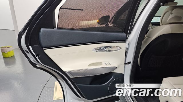 Genesis GV70 2022 — photo 15
