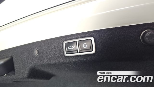Genesis GV70 2022 — photo 31