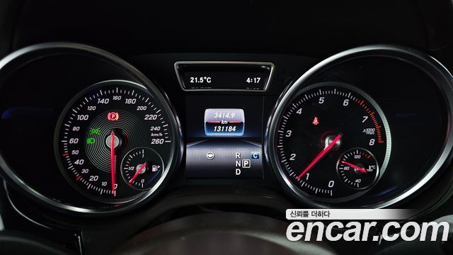 Mercedes-Benz GLS-Class 2019 — photo 11