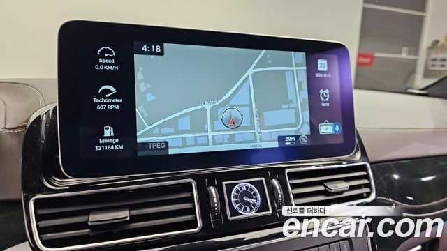 Mercedes-Benz GLS-Class 2019 — photo 19