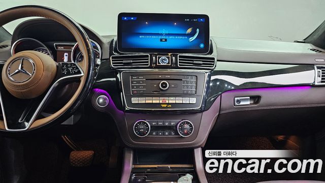 Mercedes-Benz GLS-Class 2019 — photo 20