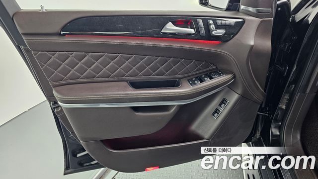 Mercedes-Benz GLS-Class 2019 — photo 14