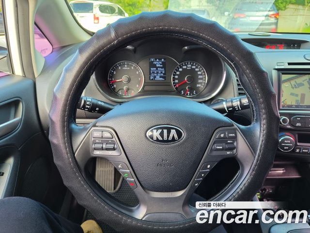 Kia K3 2015 — photo 13
