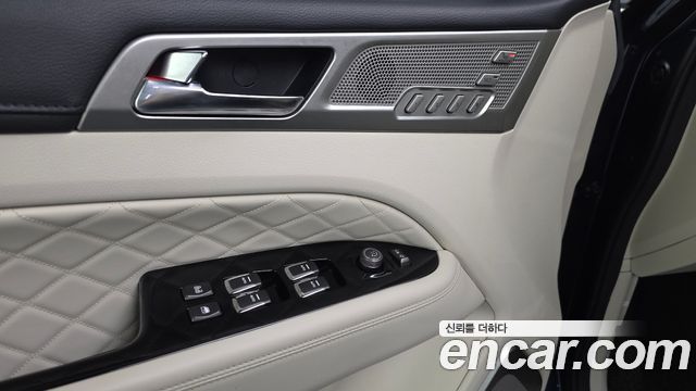 KG Mobility Rexton 2018 — photo 32