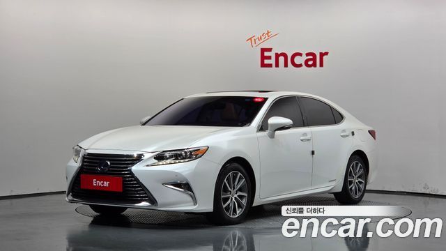 Lexus ES 2017 — photo 1