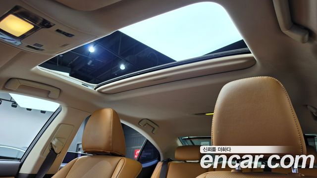 Lexus ES 2017 — photo 16