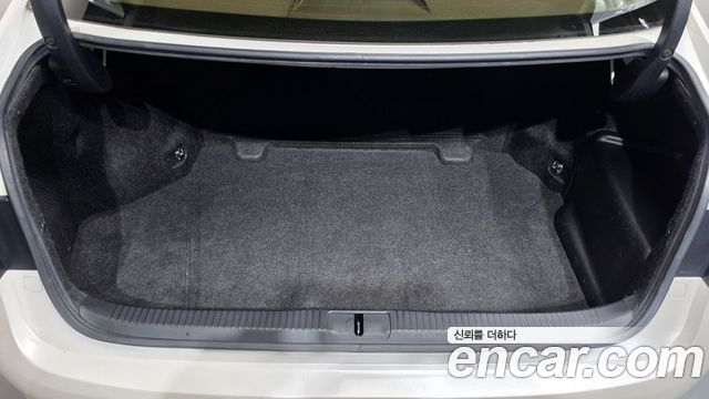 Lexus ES 2017 — photo 17