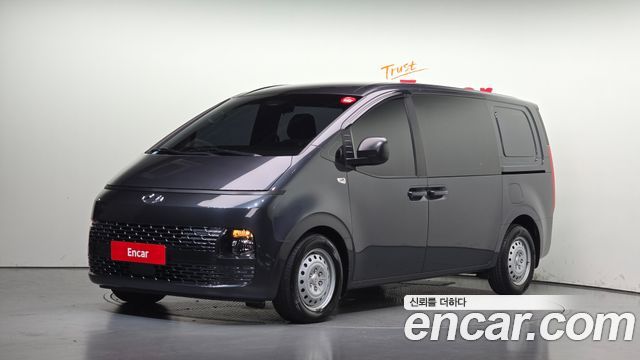 Hyundai Staria 2022 — photo 1