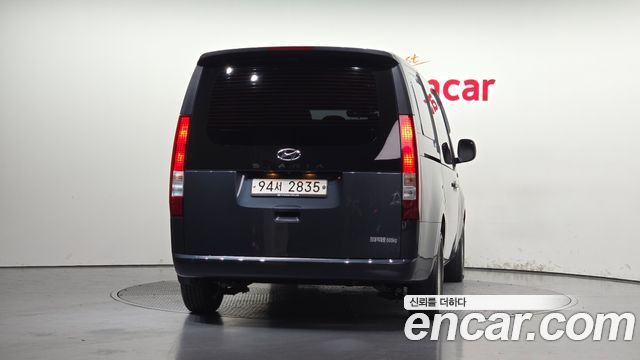 Hyundai Staria 2022 — photo 4