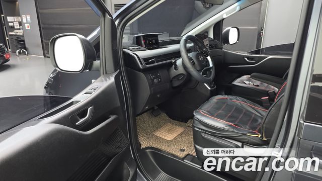 Hyundai Staria 2022 — photo 13