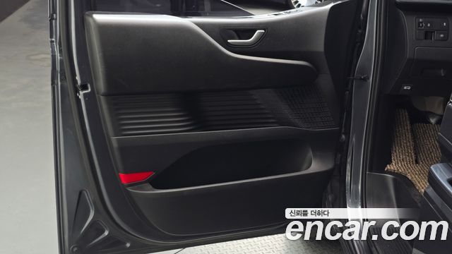 Hyundai Staria 2022 — photo 14