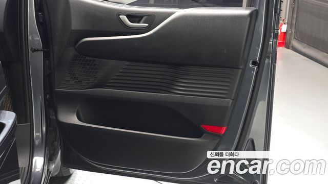 Hyundai Staria 2022 — photo 15