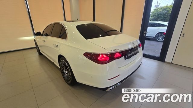 Mercedes-Benz E-Class 2026 — photo 2