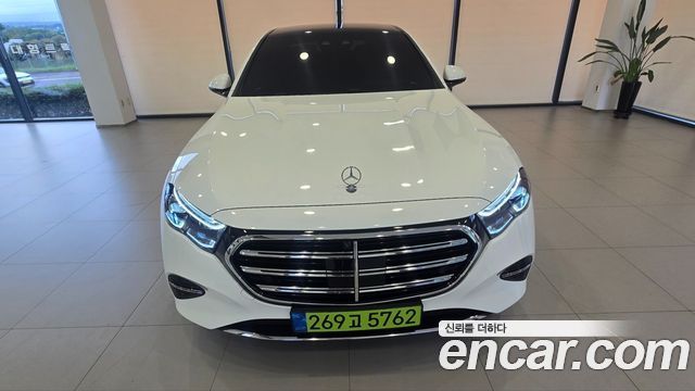 Mercedes-Benz E-Class 2026 — photo 12