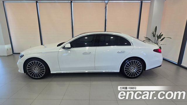 Mercedes-Benz E-Class 2026 — photo 13