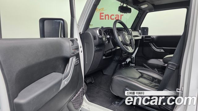 Jeep Wrangler 2013 — photo 10