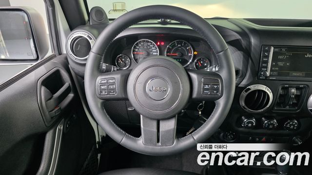 Jeep Wrangler 2013 — photo 13