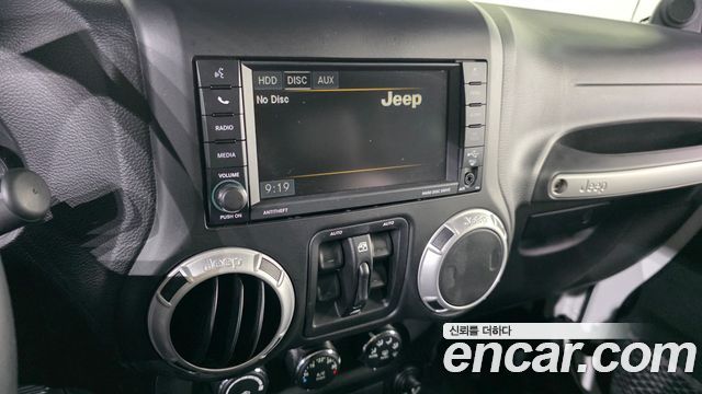 Jeep Wrangler 2013 — photo 14