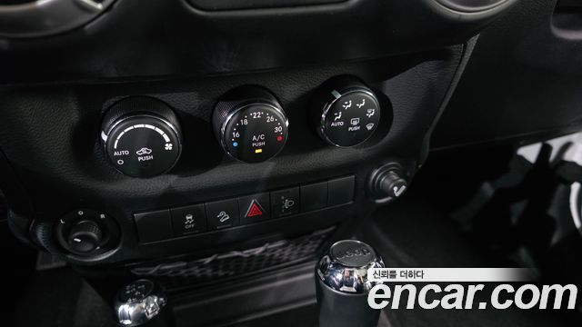 Jeep Wrangler 2013 — photo 15