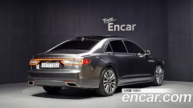 Lincoln Continental 2019 — photo 2