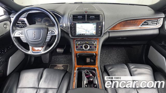 Lincoln Continental 2019 — photo 10