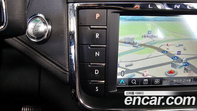 Lincoln Continental 2019 — photo 12