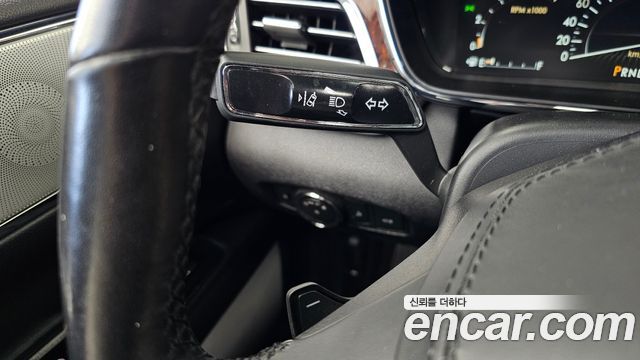 Lincoln Continental 2019 — photo 33