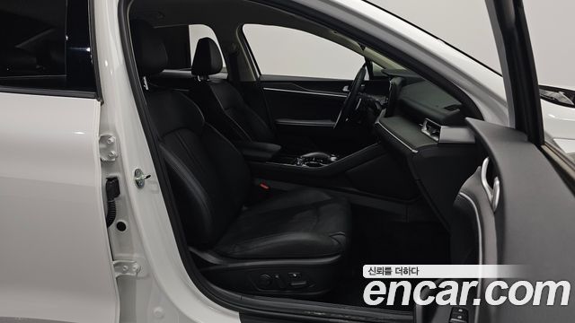 Kia K5 2023 — photo 13