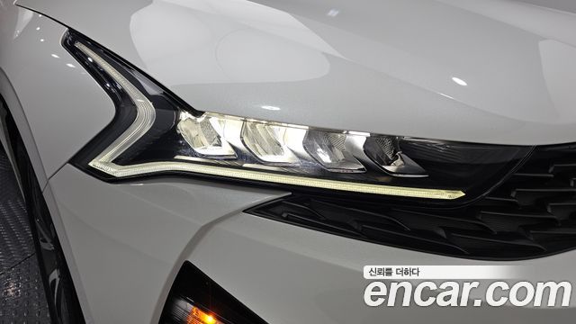 Kia K5 2023 — photo 8