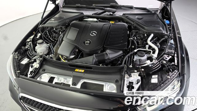 Mercedes-Benz E-Class 2026 — photo 6