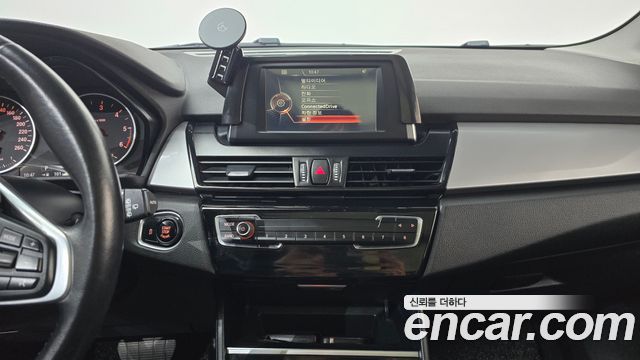 BMW 2-Series 2015 — photo 13