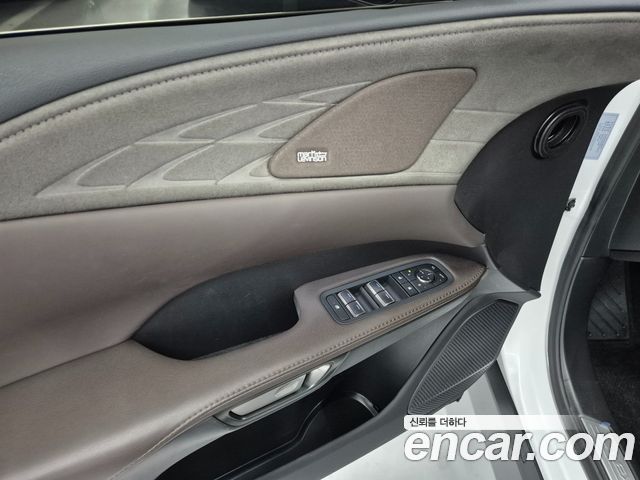 Lexus RX 2025 — photo 13