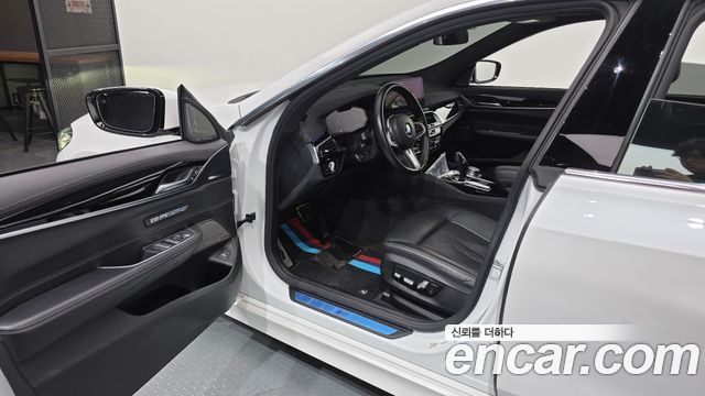 BMW Gran Turismo 2021 — photo 10
