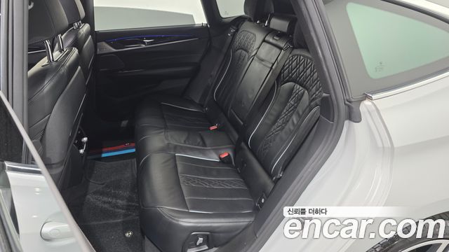 BMW Gran Turismo 2021 — photo 11