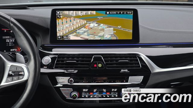 BMW Gran Turismo 2021 — photo 17