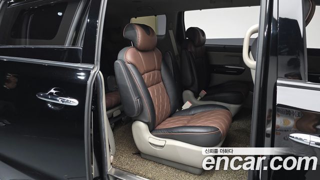 Kia Canival 2019 — photo 17