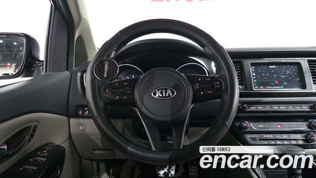 Kia Canival 2019 — photo 19