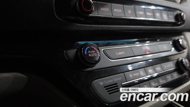 Kia Canival 2019 — photo 36