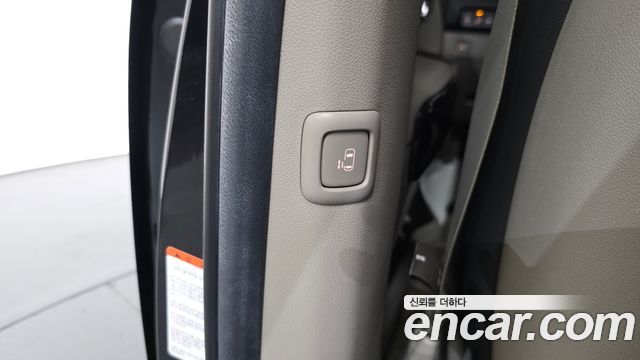 Kia Canival 2019 — photo 37