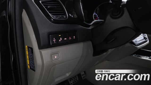 Kia Canival 2019 — photo 38
