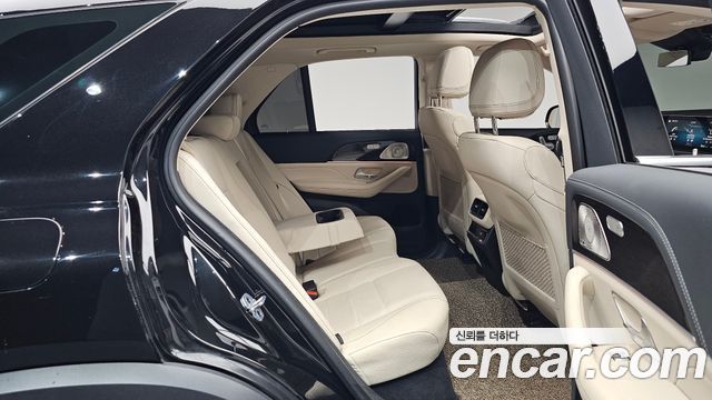 Mercedes-Benz GLE-Class 2022 — photo 18