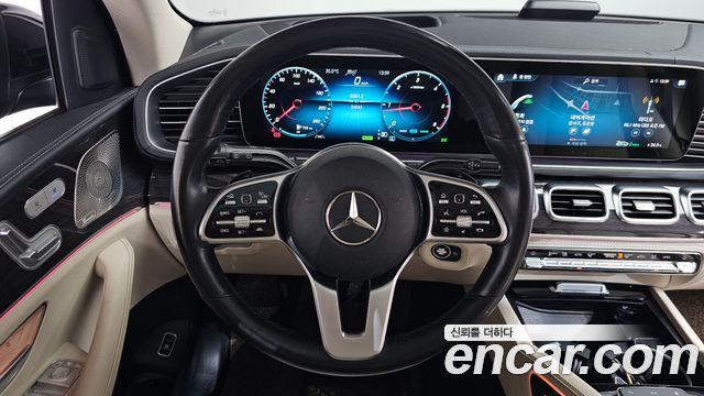 Mercedes-Benz GLE-Class 2022 — photo 19