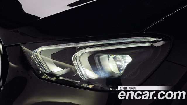 Mercedes-Benz GLE-Class 2022 — photo 8