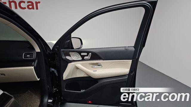 Mercedes-Benz GLE-Class 2022 — photo 14
