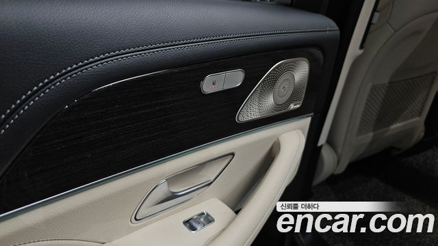 Mercedes-Benz GLE-Class 2022 — photo 29