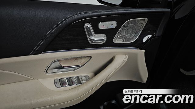 Mercedes-Benz GLE-Class 2022 — photo 33