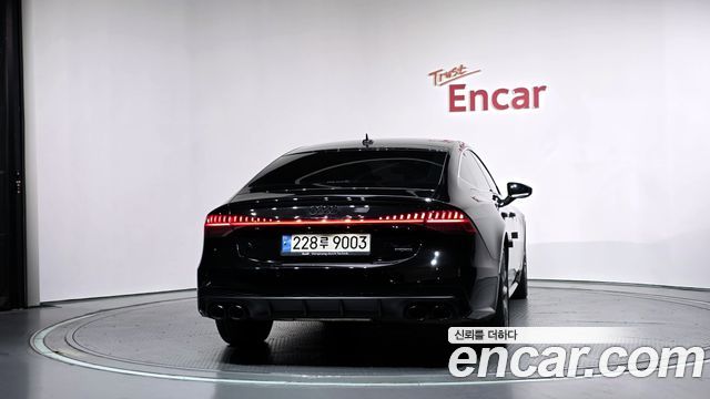 Audi A7 2021 — photo 4