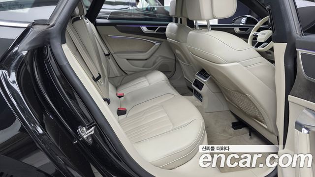 Audi A7 2021 — photo 12