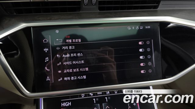 Audi A7 2021 — photo 16
